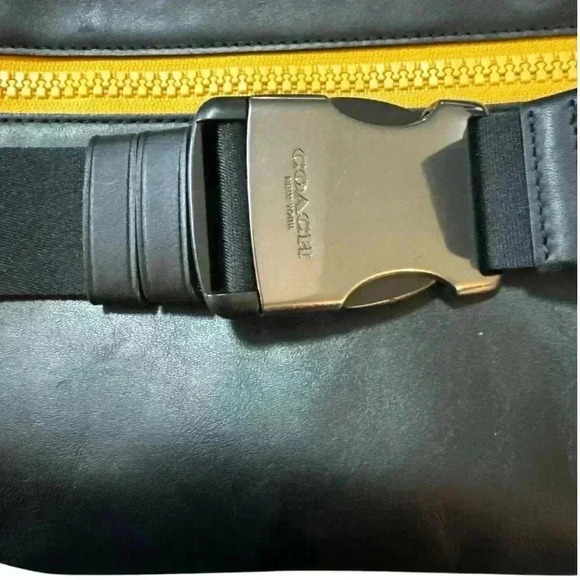 Coach Track Belt Bag In Colorblock Signature Canvas - Picture 7 of 7